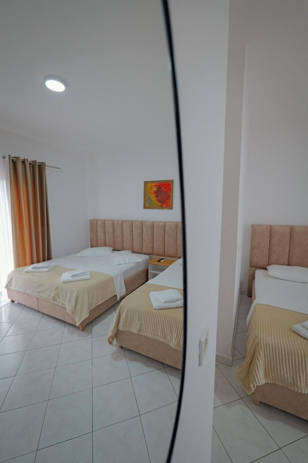 Hotel Eden Sarandë 外观 照片